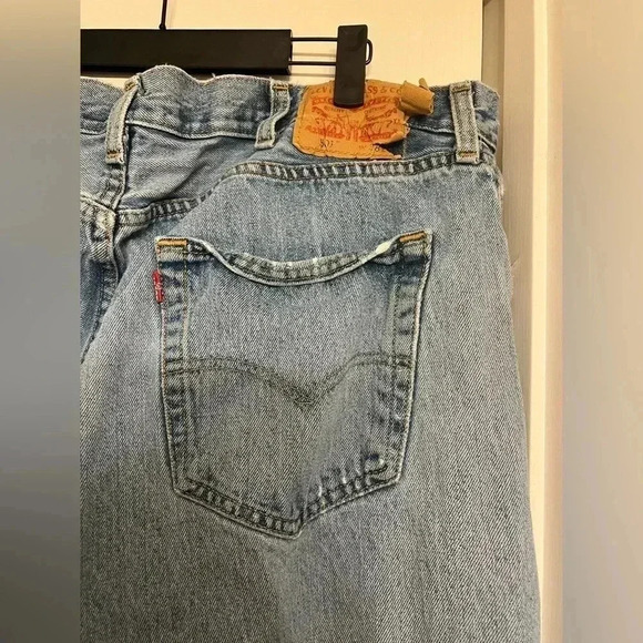 Levi’s distressed jeans size 38x32 - Picture 5 of 6